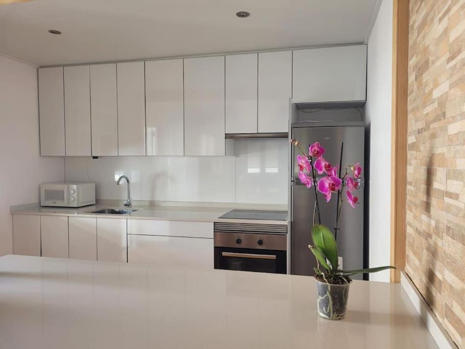 Acogedora Casa Con Vistas Panoramicas De Vigo Villa Bagian luar foto
